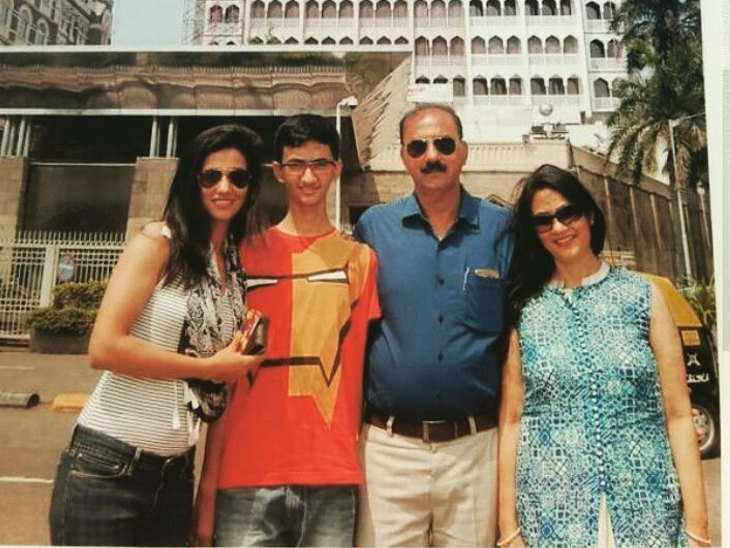 Disha Patni's sister, brother and her parents