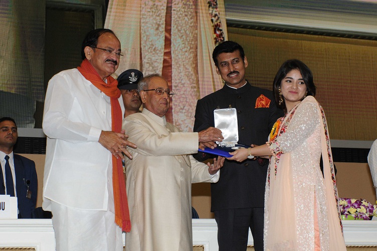 Zaira Wasim receiving National Film Award for Best Supporting Actress for Dangal