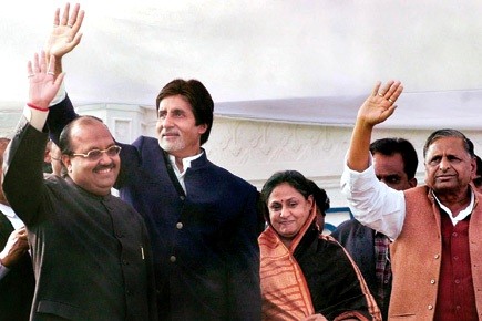 Amitabh Bachchan supports Samajwadi Party