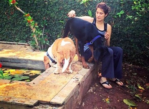 Sagarika Ghatge loves dogs