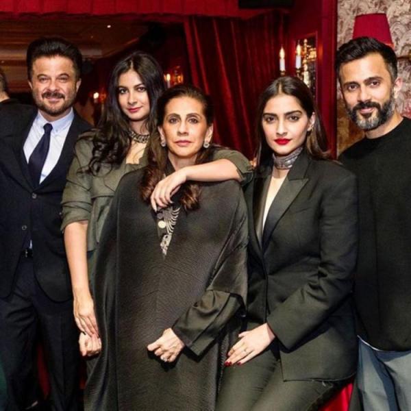 Anil Kapoor with his wife and children