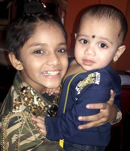 Ditya Bhande with her sister Hruday