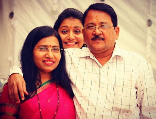 Jui Gadkari with her parents
