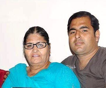 Kapil Sharma mother Janak Rani and brother Ashok Kumar Sharma