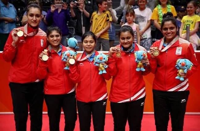 Manika Batra With Other Team Members