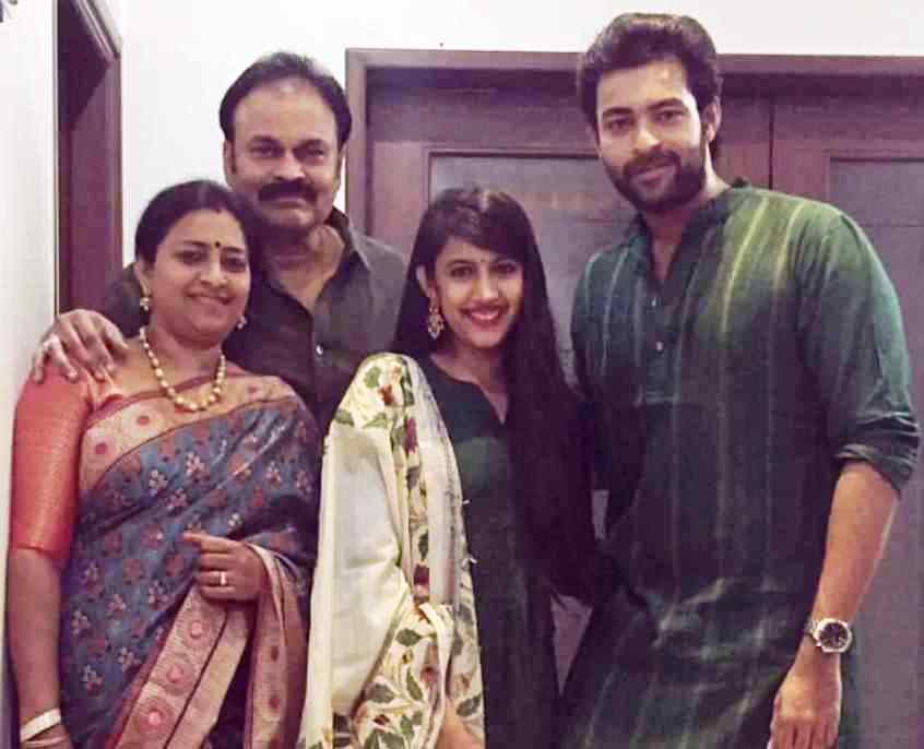 Varun Tej with his parents and sister