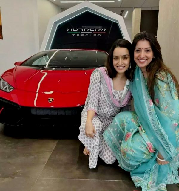 Shraddha Kapoor with her Lamborghini Huracán Tecnica