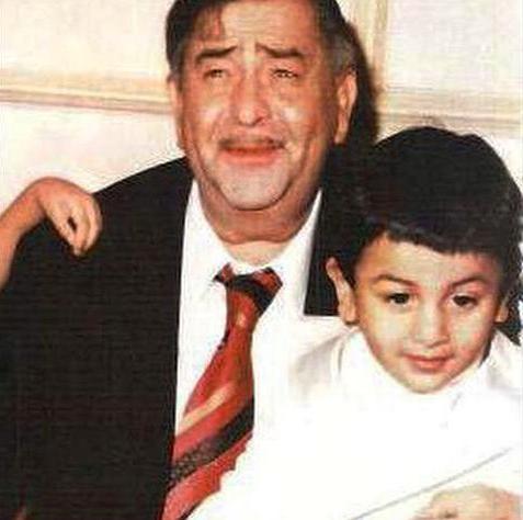 Ranbir Kapoor's Childhood Photo With Raj Kapoor