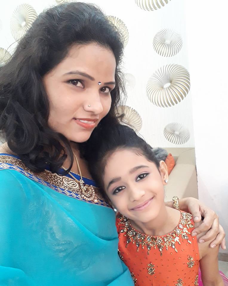 Jiya Thakur with her mother