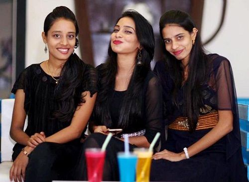 Sanjana Anne with her sisters Silpa Chowdhary and Siri Chowdhary