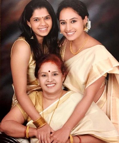 Pooja Ramachandran with her mother Sujatha Ramachandran and sister Aarthi Ramachandran