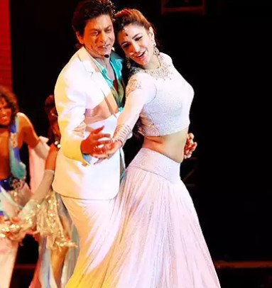Shah Rukh Khan and Katrina Kaif while performing during the Temptation Reloaded concert
