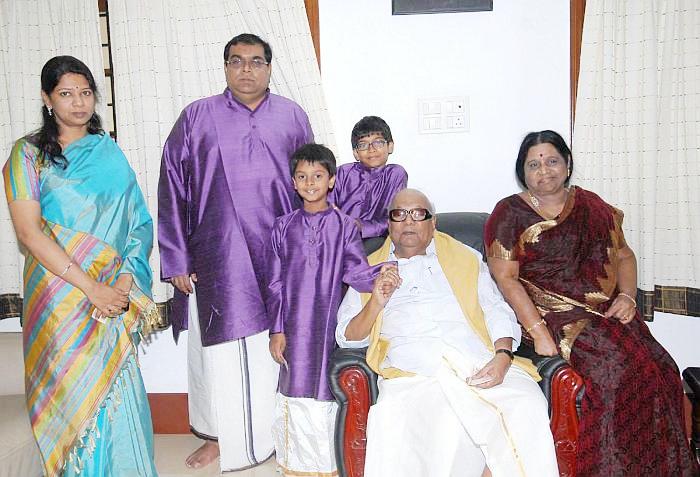 Kanimozhi with her second husband, sons, and parents