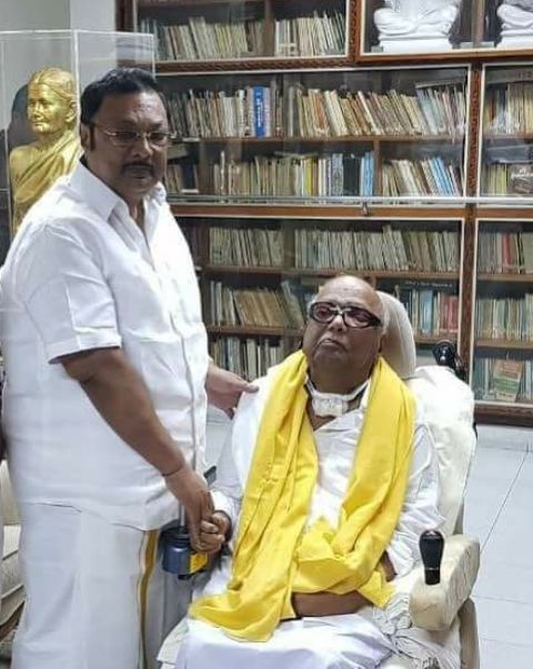 M. K. Alagiri with his father Karunanidhi