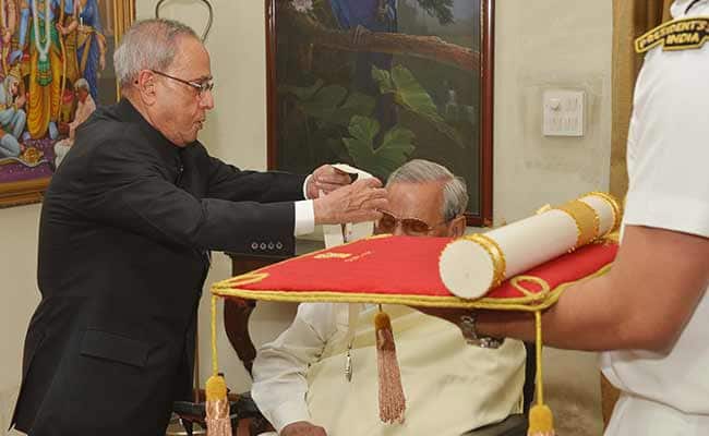 President Pranab Mukherjee awarded Bharat Ratna to Atal Bihari Vajpayee