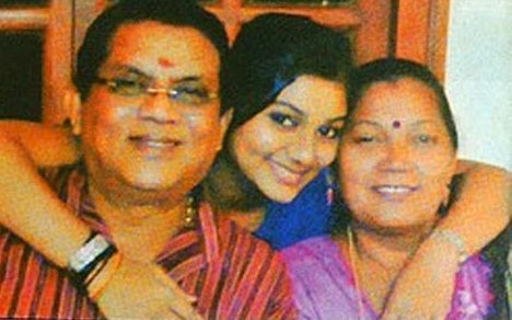 Sreelakshmi Sreekumar with her parents