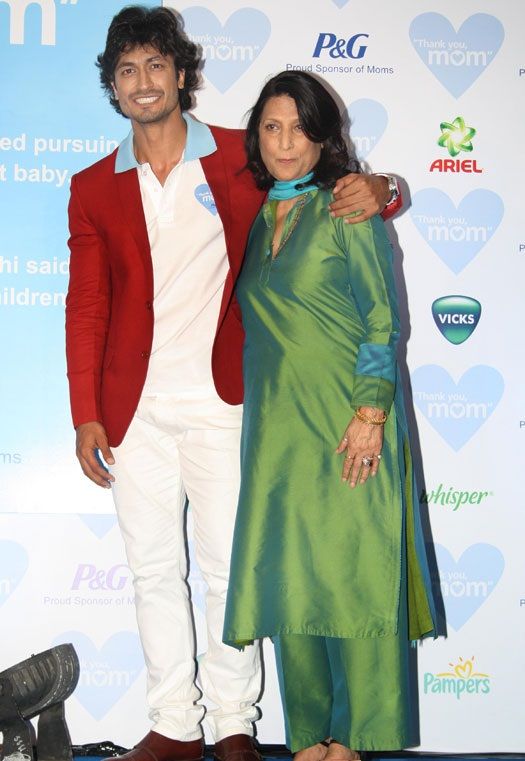 Vidyut Jammwal with his mother