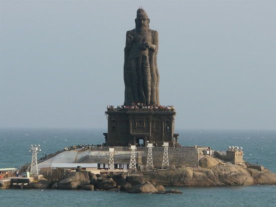 Thiruvallur statue at Kanyakumari 