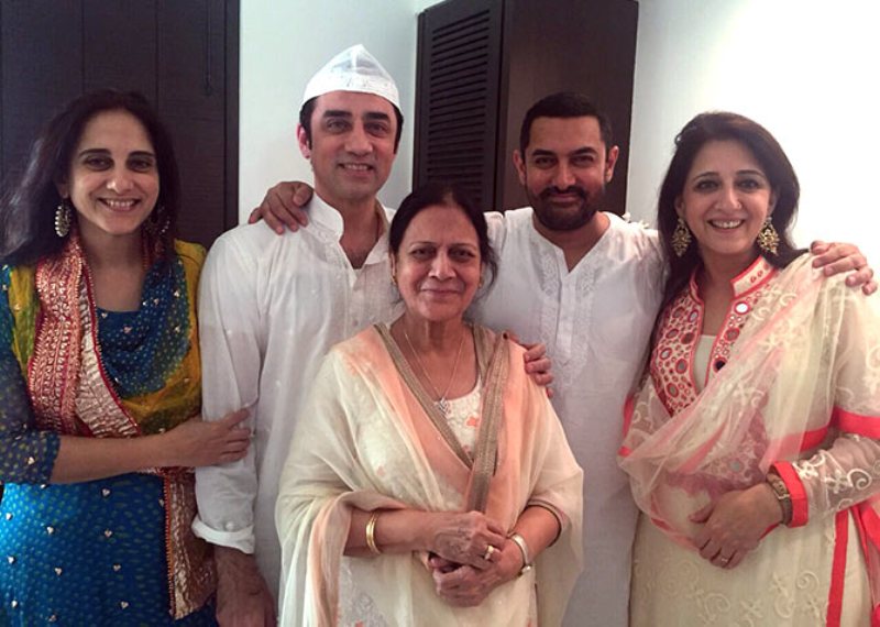 Aamir Khan With His Mother and Siblings, Farkhat Khan, Faisal Khan, and Nikhat Khan