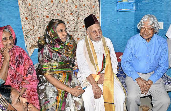 Kalam with his brother and other family members