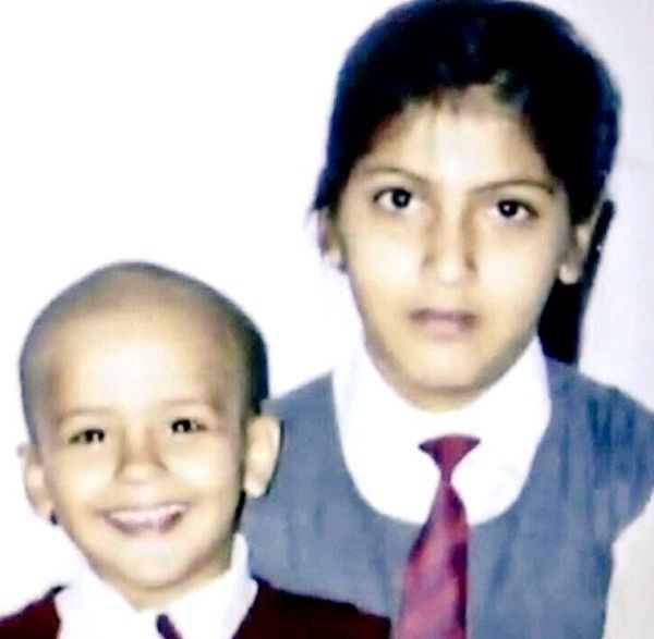 Saina Nehwal (Left) with her sister Abu Chandranshu Nehwal (Right)