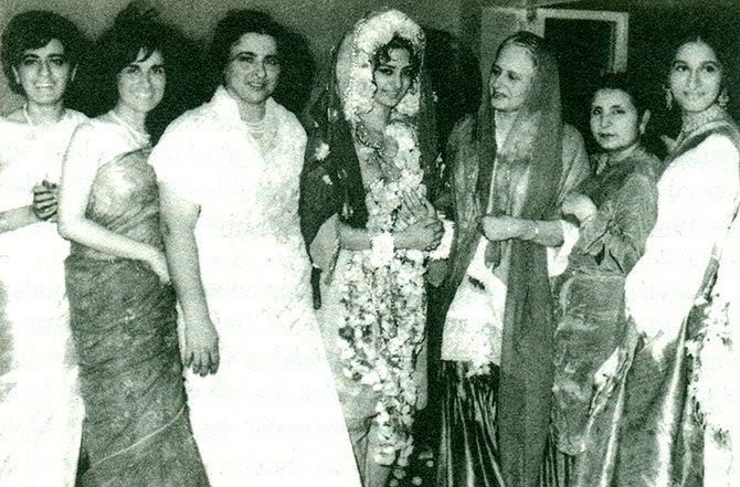 Saira Banu with Dilip Kumar's sisters