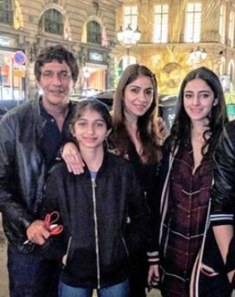 Ananya Panday with her family