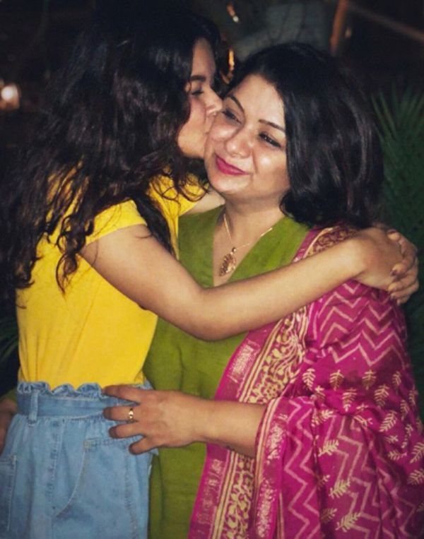 Avneet Kaur with her Mother
