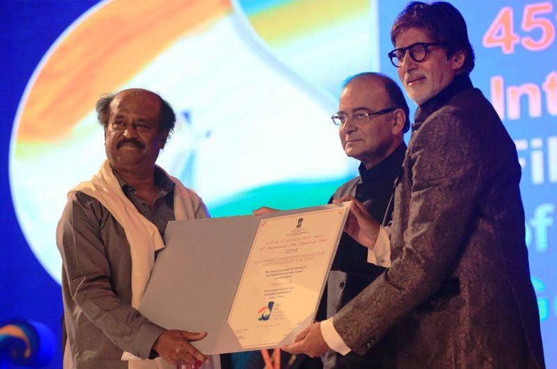 Rajinikanth receiving Indian Film Personality of the Year award