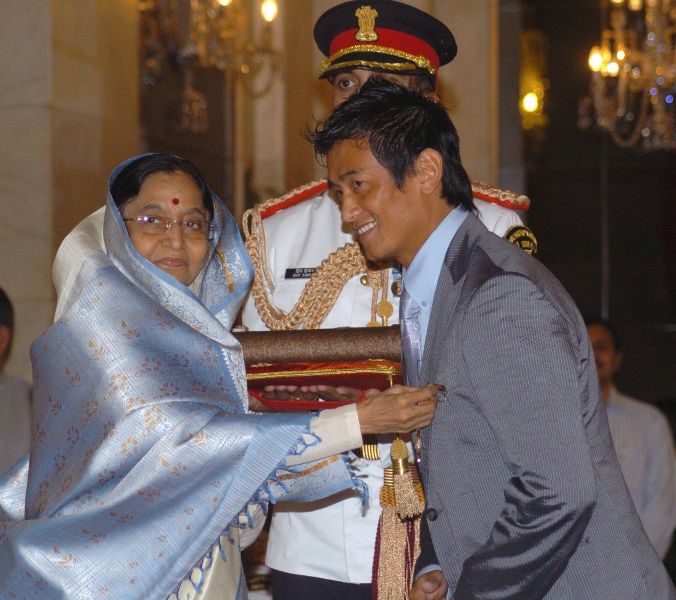 Then President Smt. Pratibha Devisingh Patil presenting Padma Shri Award to Shri Bhaichung Bhutia