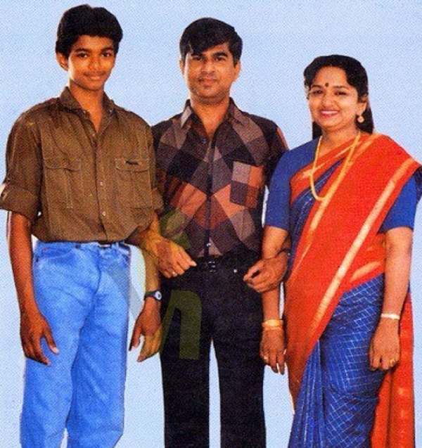 Vijay's childhood picture with his parents