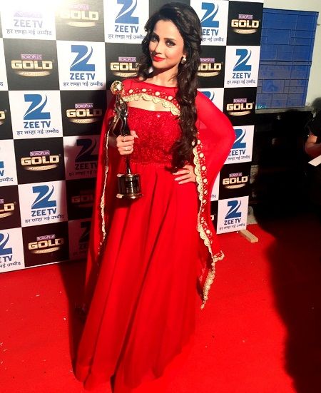 Adaa Khan received Zee Boroplus Gold Award for Best Actress in a Negative Role for the TV serial, Naagin
