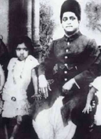 Lata mangeshkar with her father