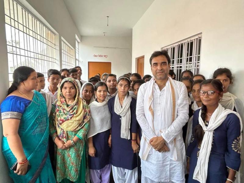 Pankaj Tripathi with the staff and students at the school