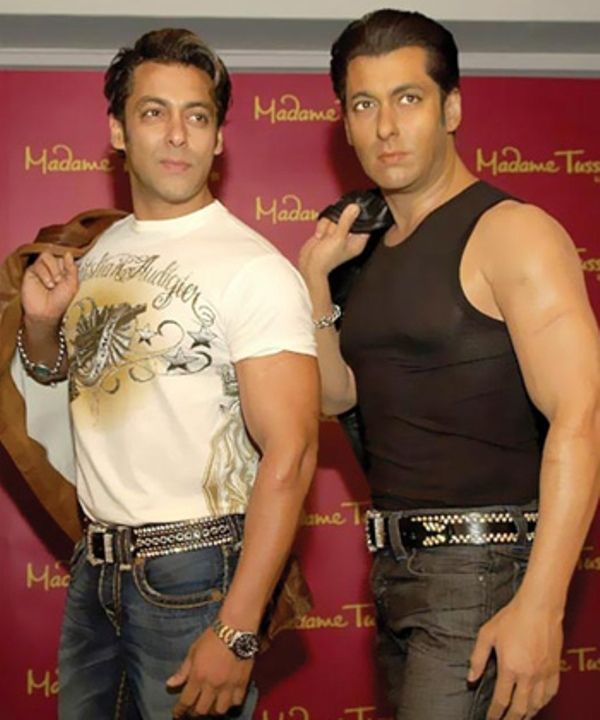 Salman Khan with his wax statue at Madame Tussuad Museum