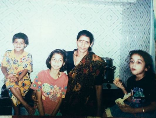 Srinidhi with her mother and sisters
