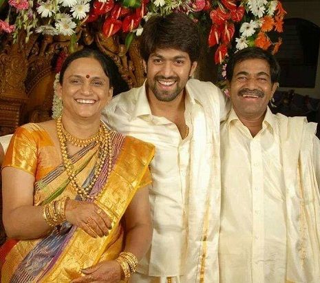 Yash Kannada Actor Wiki Age Height Wife Family