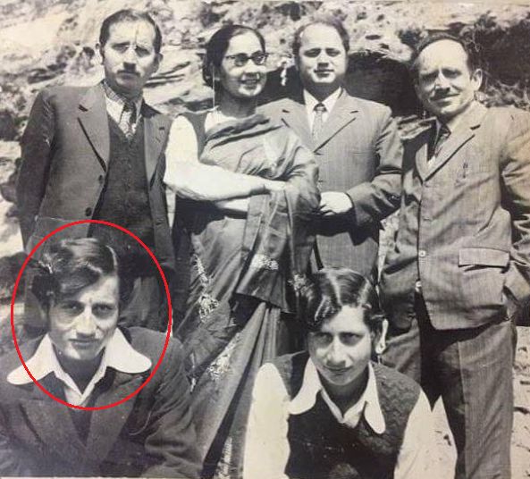 Anupam Kher With His Family in Childhood