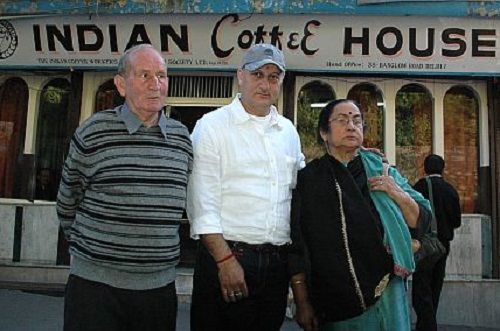 Anupam Kher With His Father and Mother