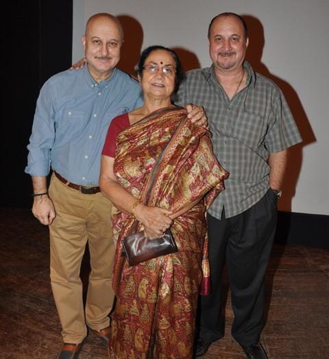 Anupam Kher with his mother and brother, Raju Kher