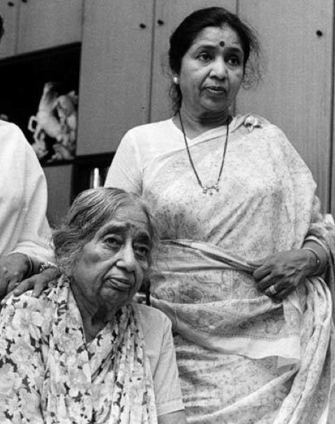 Asha Bhosle with her mother