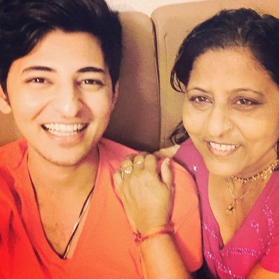 Darshan Raval with his mother