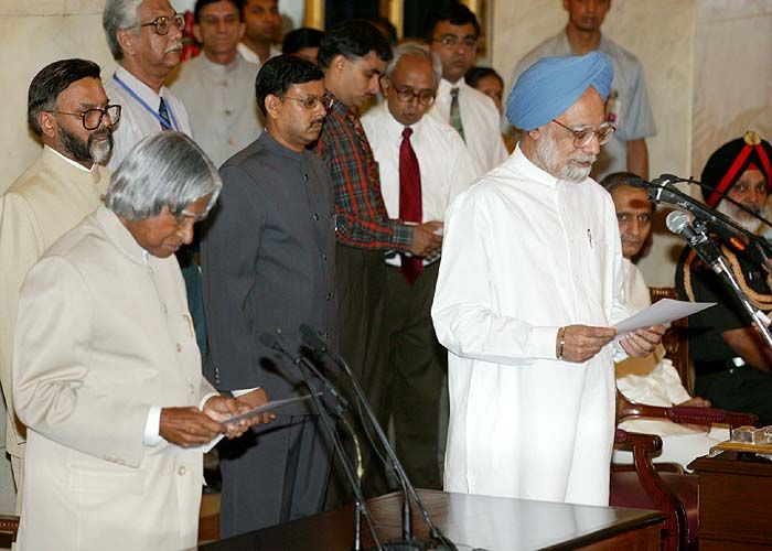 Dr Manmohan Singh Taking The Oath as Prime Minister