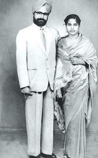 Dr Manmohan Singh With His Wife