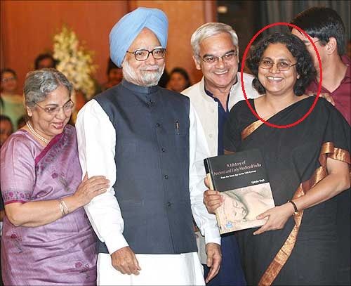 Manmohan Singh With His Daughter Upinder Singh