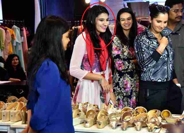 Sania Mirza And Anam Mirza At The Label Bazaar Exhibition In Hyderabad