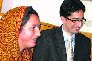 Shah Faesal And His Mother