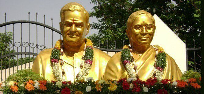 Statue of NTR And His Wife At Basavatarakam Indo American Cancer Hospital
