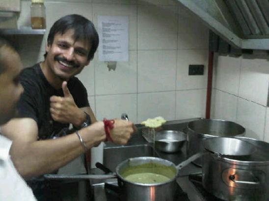Vivek Oberoi cooking