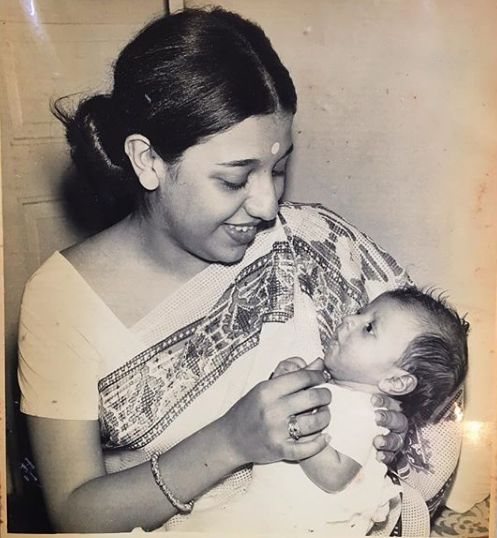 Zoya Akhtar in her mother's lap